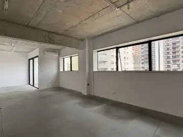 Sala comercial na Avenida Rebouças