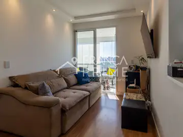 Apartamento com 3 dormitórios para alugar, 69 m² em Vila Anastácio